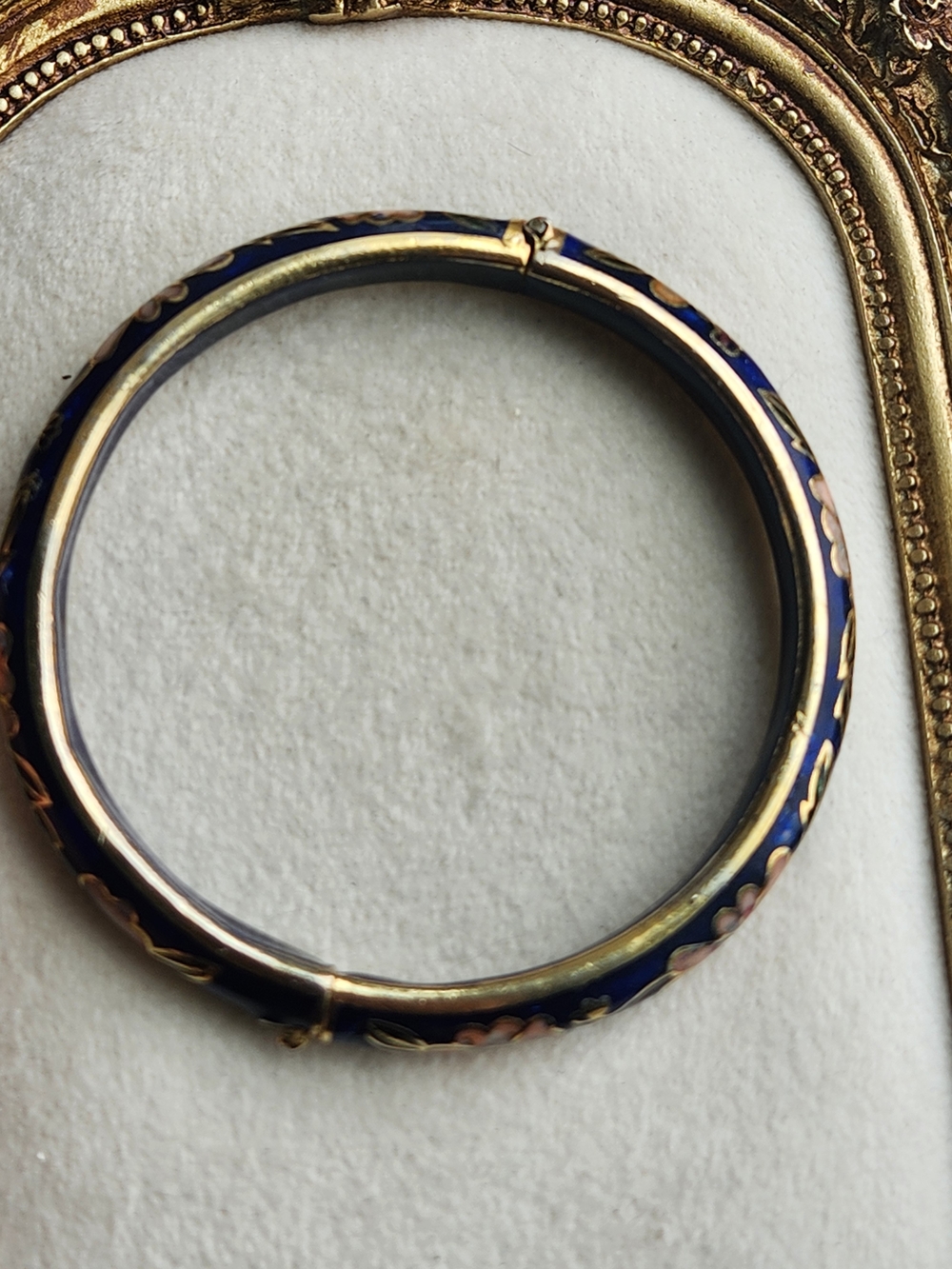 VTG Chinese Blue Cloisonné Enamel Hinged Clamper Bangle Bracelet Floral & Brass - Picture 5 of 8
